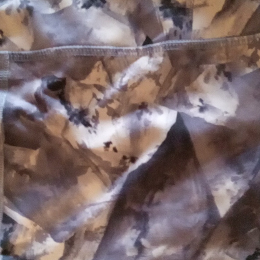 Shorts - Picture 2 of 4